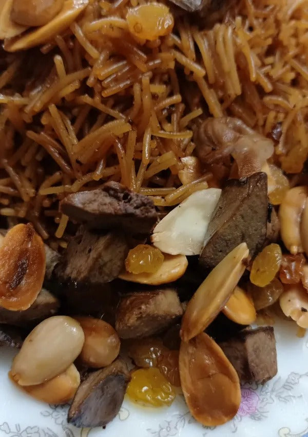 روز بيف مع شعرية بالمكسرات مع  جلاش باللحم