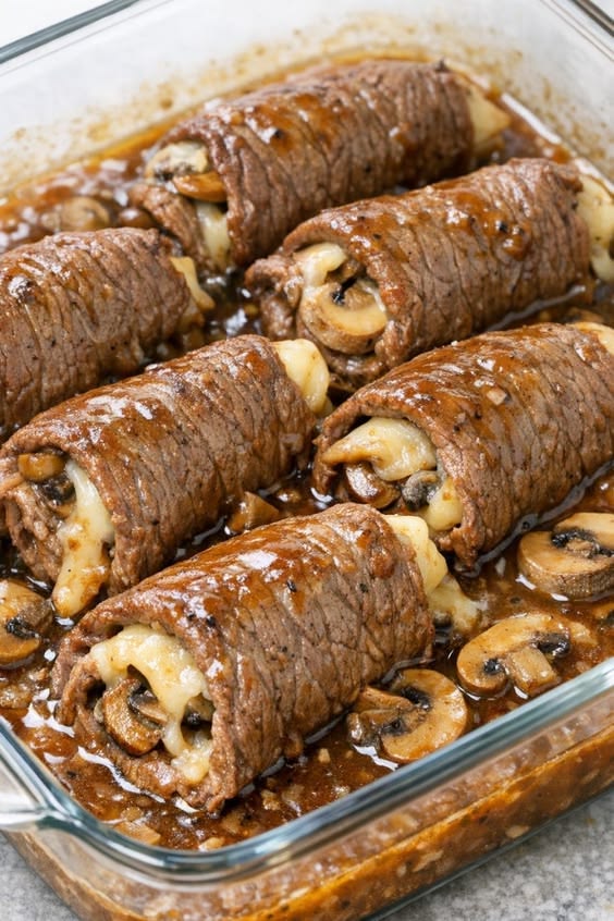 لفائف لحم بالمشروم والبصل المكرمل 500 جرام + ارز كابلى وسط + نص ورق عنب